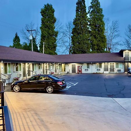 Budget Lodge Eugene - Airport Екстер'єр фото