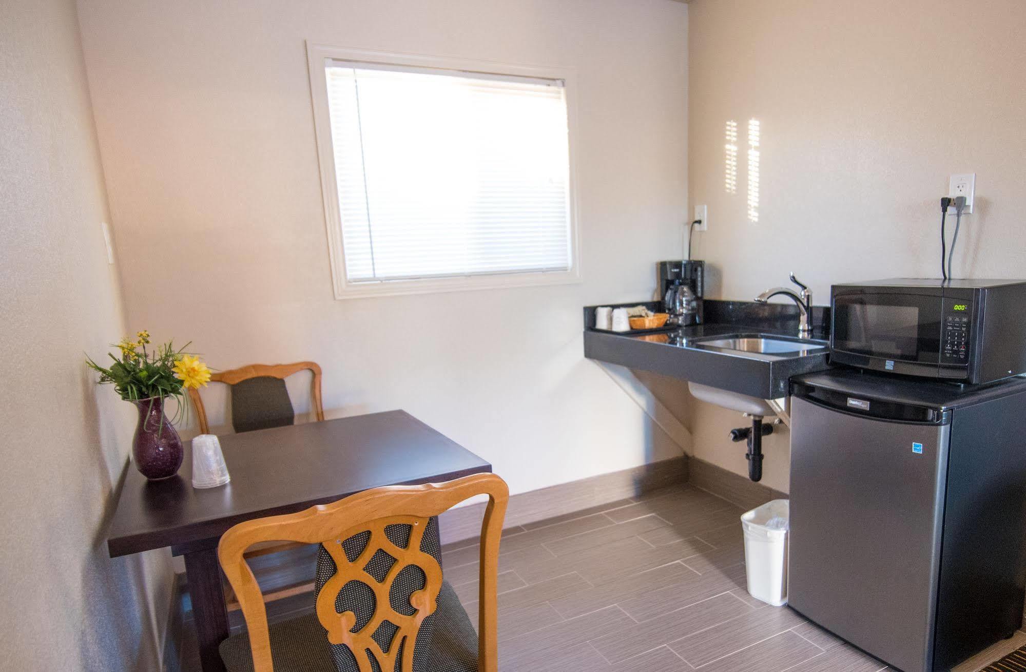 Budget Lodge Eugene - Airport Екстер'єр фото
